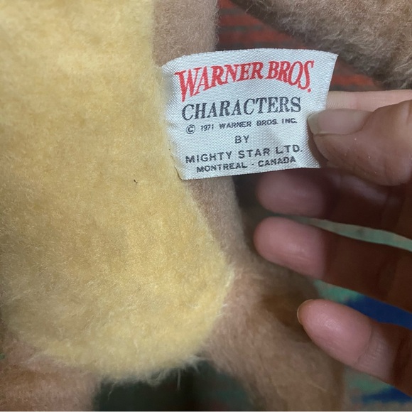 Vintage 1971 Wile E. Coyote by Mighty star ltd. Warner bros. Movable. 26” x 11” - Picture 9 of 11